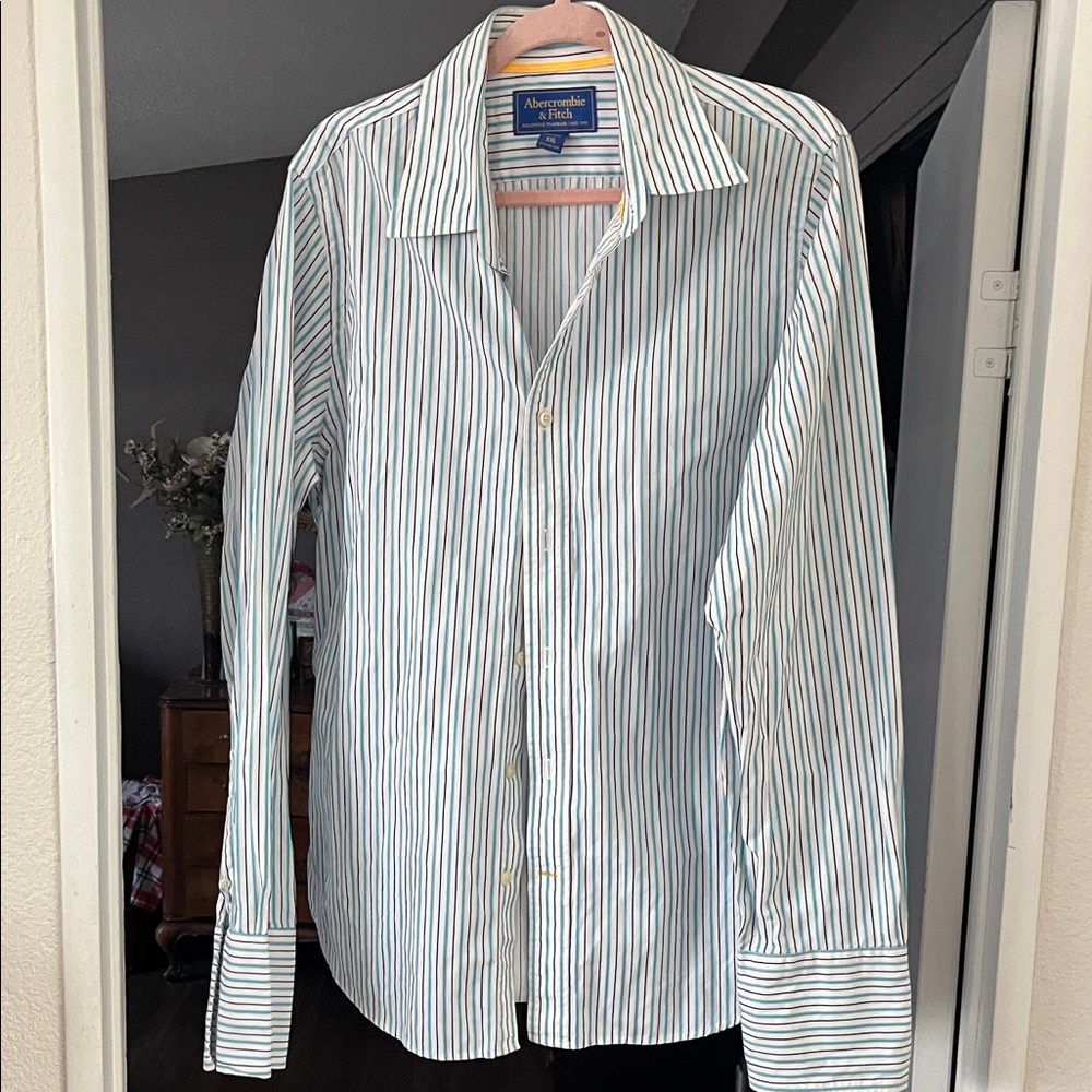 Alexander Julian Men's White and Blue Pinstripe Shirt